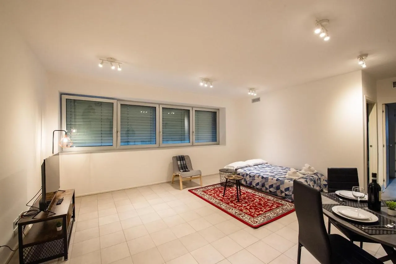 350 M Dalla Stazione L Parcheggio Free L Nova Loft Lägenhet Parma Italien