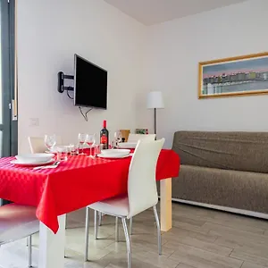 Residential Con Balcone Apartment